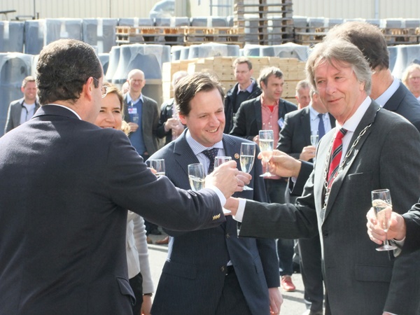 toosten op geopende productiehal Lankhorst